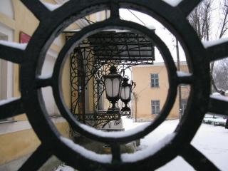 обои Калуга,   фонари у краеведческого музея фото