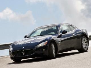обои Maserati granturismo coupe под солнцем фото