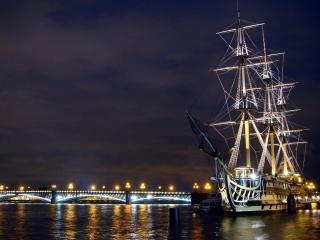 обои Большой корабль у ночного моста фото