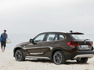 обои BMW X1 вид на фоне фото