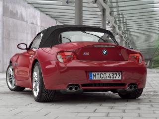 обои BMW Z4 M вид со стороны споллера фото