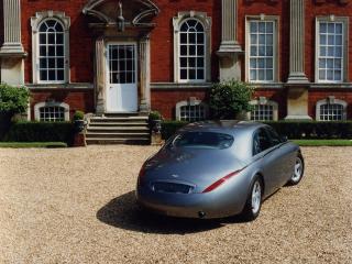 обои Aston Martin Lagonda Vignale у старого дома фото