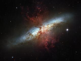 обои Magnificent Starburst Galaxy M82 (Cigar Galaxy) фото