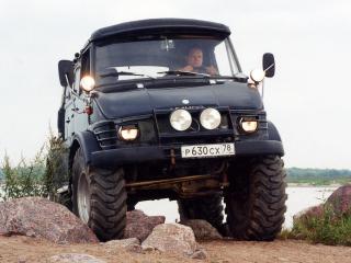 обои для рабочего стола: Mercedes-Benz Unimog