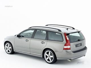 обои для рабочего стола: Volvo V50 на белом фоне