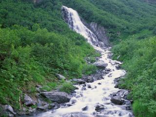 обои Водопад на горной реке фото