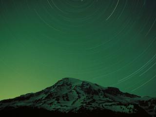 обои для рабочего стола: Star Trails Mount Rainier