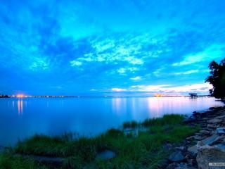 обои Рассвет над озером. Вид с берега фото