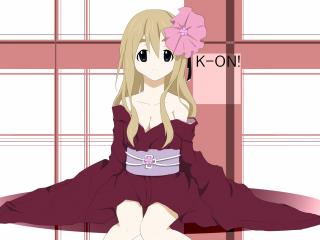 обои K-On! - Блондинка в кимоно с цветком на голове фото