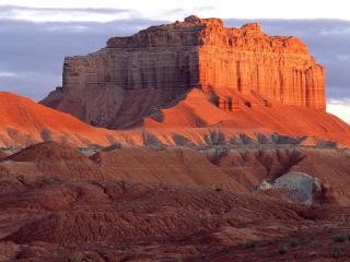 обои Wild Horse Butte at Sunrise,   Goblin Valley State Park,   Utah фото