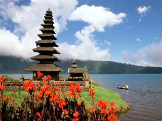 обои Ulun Danu Temple,   Lake Bratan,   Bali,   Indonesia фото