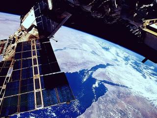 обои Орбитальная станция над Землей фото