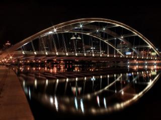 обои Мост - радуга. Ночные огни фото