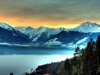 обои Горы Кавказа и сиреневый туман фото