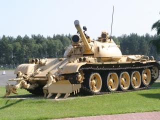 обои Советский танк с минным тралом фото