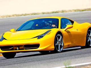 обои Ferrari  Феррари жёлтый фото