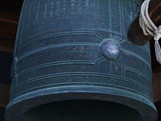 обои Старинный колокол в колокольне фото