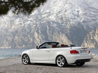 обои 2011 BMW 1-Series Convertible горы фото