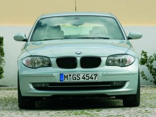обои 2011 BMW 1-Series передок фото