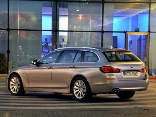 обои для рабочего стола: 2011 BMW 5 Series Touring бар