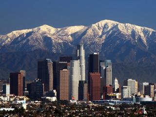 обои Лос анджелес на фоне гор фото