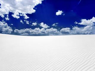 обои Контраст белого песка и синего неба фото