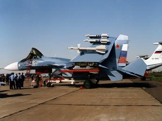 обои Российский военный самолет на смотре фото