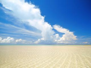 обои Прозрачное море и теплый песок фото