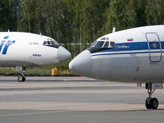 обои для рабочего стола: Самолеты Ту-154 носом к носу