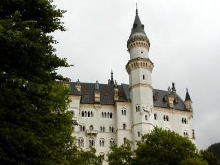 обои Главная башня замка Нойшванштайн фото