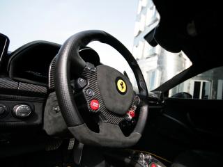 обои Anderson Germany Ferrari 458 Italia Black Carbon Edition руль фото