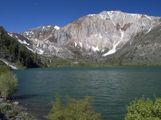 обои Горы,   озеро,   лес фото