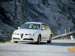 обои для рабочего стола: ALFA ROMEO 147 G НА ТРАССУ