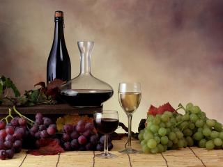 обои Спелый виноград и готовое вино фото