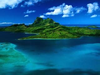 обои Красивый зеленый остров фото