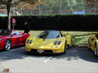 обои Pagani Zonda C12 на стоянке фото