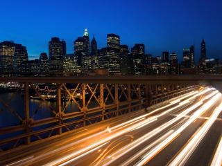 обои Ночное движение на мосту фото
