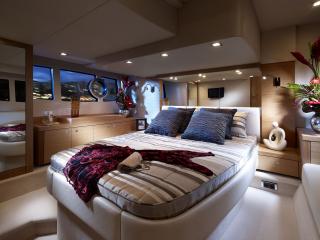 обои Спальня на яхте в стиле модерн фото