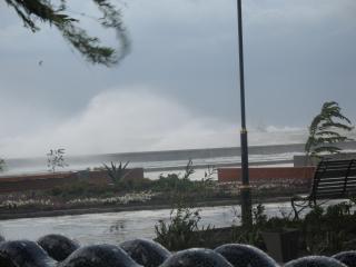 обои Первый час шторма в Бердянске фото