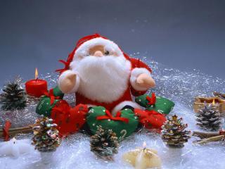 обои Игрушечный Дед Мороз и другие игрушки фото