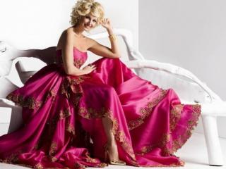 обои Девушка в красном платье фото