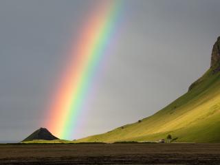 обои Красивая радуга у горного склона фото