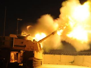 обои Самоходной артиллерии залп и пламя фото
