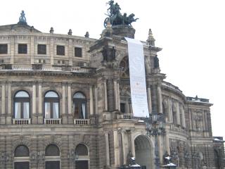 обои для рабочего стола: Здание оперы Земпера в Дрездене