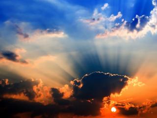 обои Зарево заката в облачном небе фото