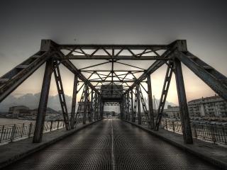 обои Металлический мост через реку фото