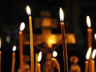обои Свечи в церкви фото