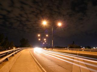 обои Освещенная вечерняя автострада фото
