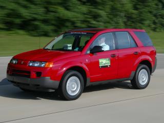 обои для рабочего стола: Saturn Vue 2002 едит