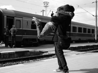 обои Прощание на вокзале влюбленных фото